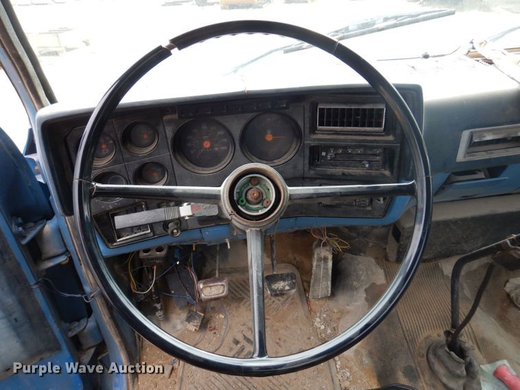 image for item DP5534 1987 GMC TopKick C7000  truck cab and chassis