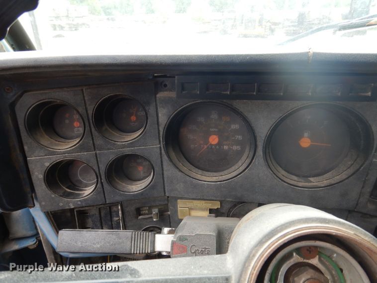 image for item DP5534 1987 GMC TopKick C7000  truck cab and chassis