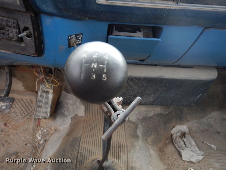 image for item DP5534 1987 GMC TopKick C7000  truck cab and chassis