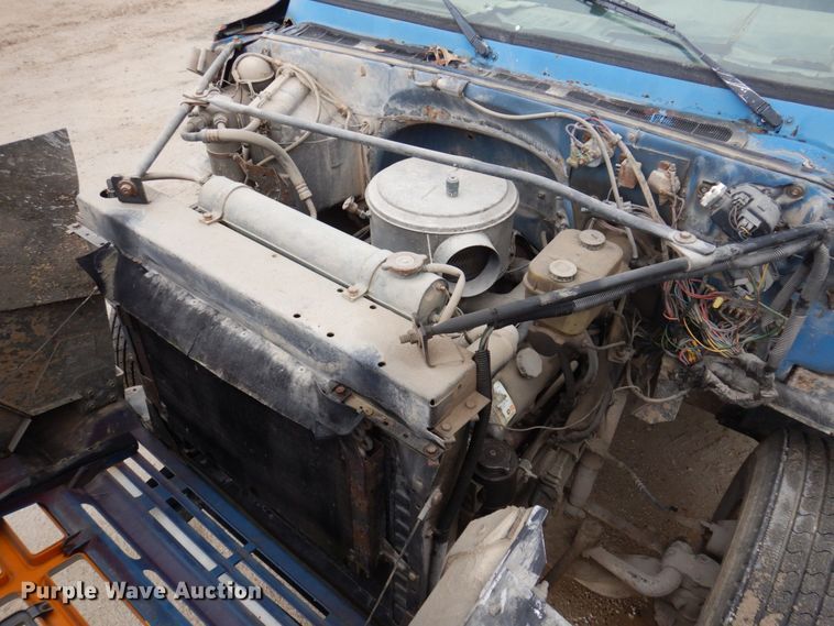 image for item DP5534 1987 GMC TopKick C7000  truck cab and chassis