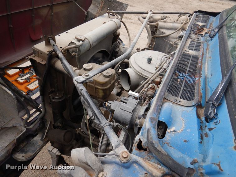 image for item DP5534 1987 GMC TopKick C7000  truck cab and chassis