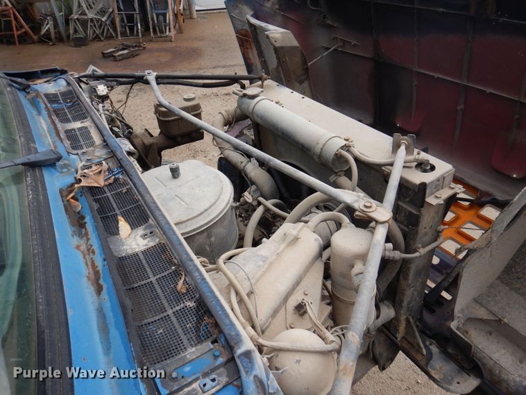 image for item DP5534 1987 GMC TopKick C7000  truck cab and chassis