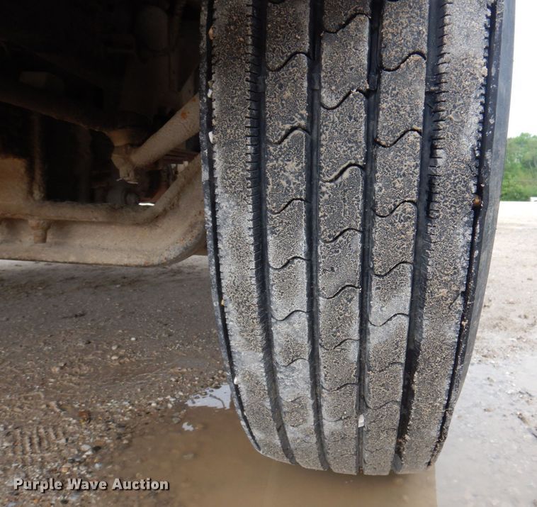 image for item DP5534 1987 GMC TopKick C7000  truck cab and chassis