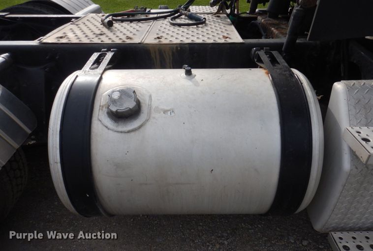 image for item DP5612 2015 Freightliner Cascadia  semi truck