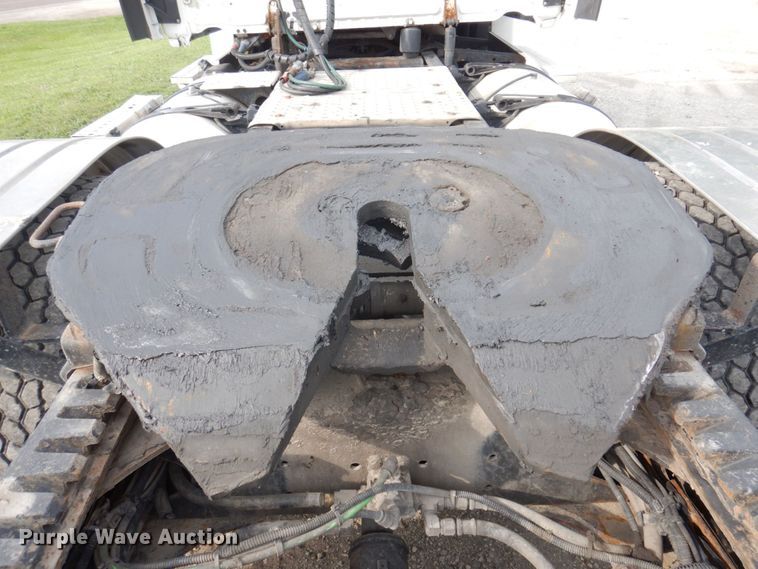 image for item DP5612 2015 Freightliner Cascadia  semi truck