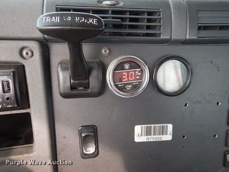 image for item DP5612 2015 Freightliner Cascadia  semi truck