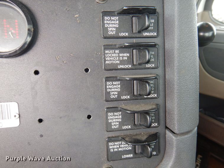 image for item DP5612 2015 Freightliner Cascadia  semi truck