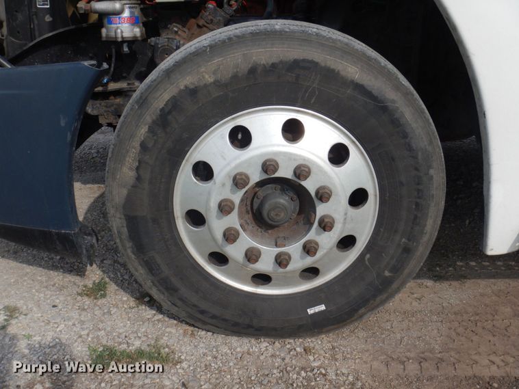 image for item DP5612 2015 Freightliner Cascadia  semi truck