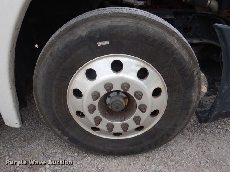 image for item DP5612 2015 Freightliner Cascadia  semi truck