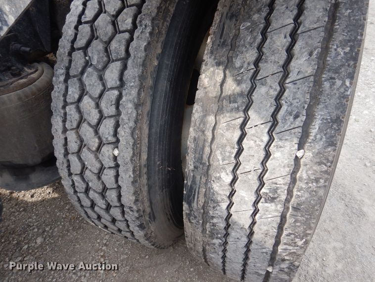 image for item DP5612 2015 Freightliner Cascadia  semi truck