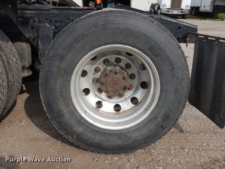 image for item DP5612 2015 Freightliner Cascadia  semi truck