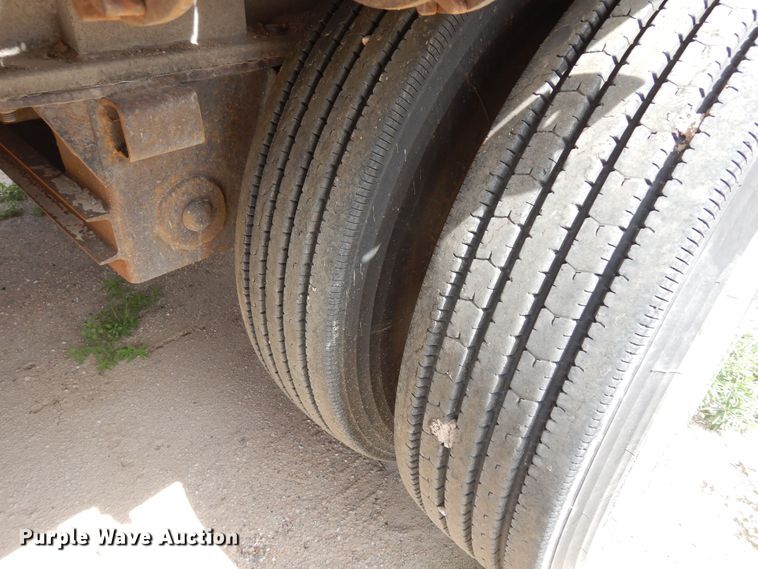 image for item DR1222 1996 Ravens 1448A66  flatbed trailer