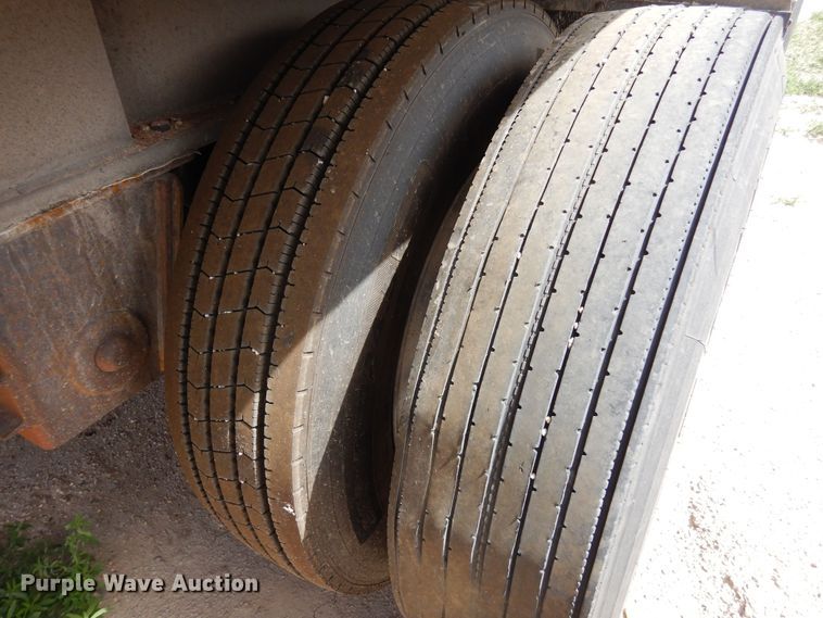 image for item DR1222 1996 Ravens 1448A66  flatbed trailer