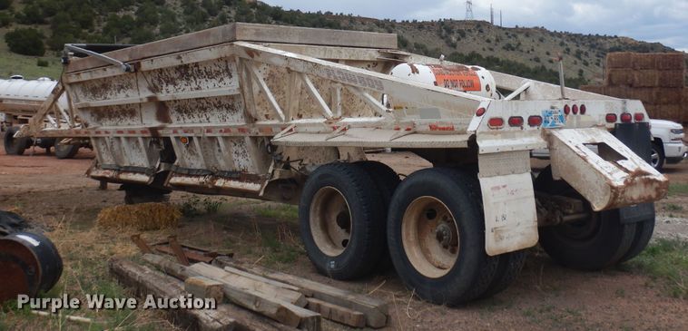 image for item DR1233 2002 Flowboy BD24  bottom dump trailer