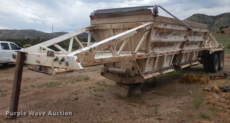 image for item DR1233 2002 Flowboy BD24  bottom dump trailer
