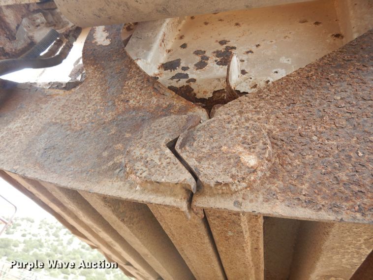 image for item DR1233 2002 Flowboy BD24  bottom dump trailer