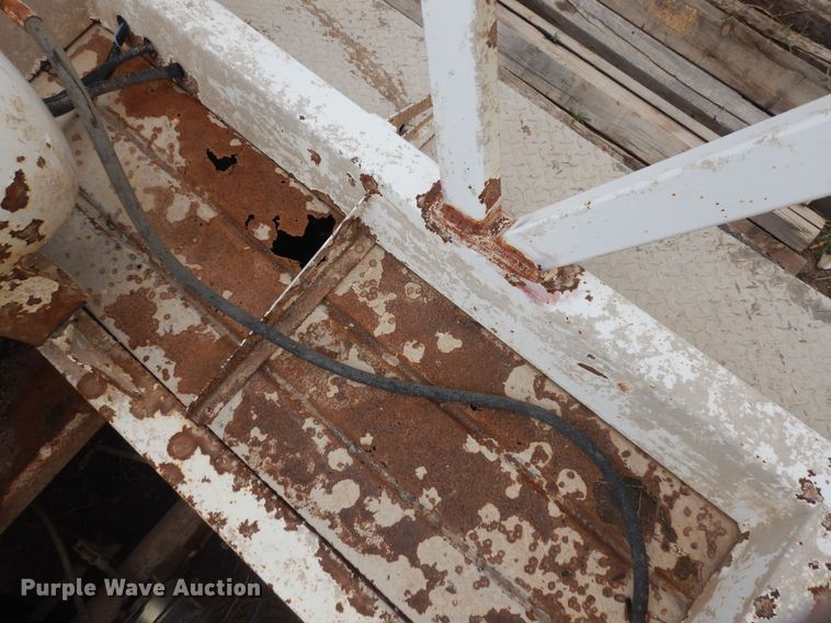 image for item DR1233 2002 Flowboy BD24  bottom dump trailer