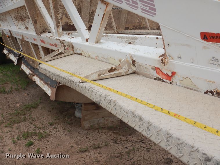 image for item DR1233 2002 Flowboy BD24  bottom dump trailer