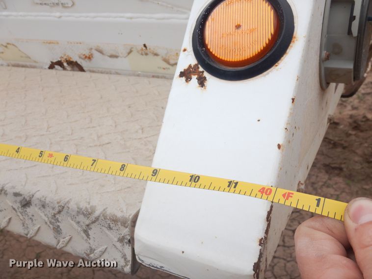 image for item DR1233 2002 Flowboy BD24  bottom dump trailer