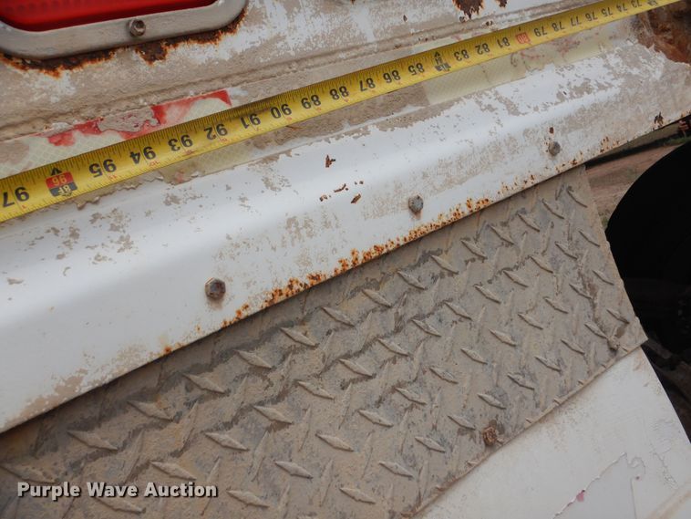 image for item DR1233 2002 Flowboy BD24  bottom dump trailer