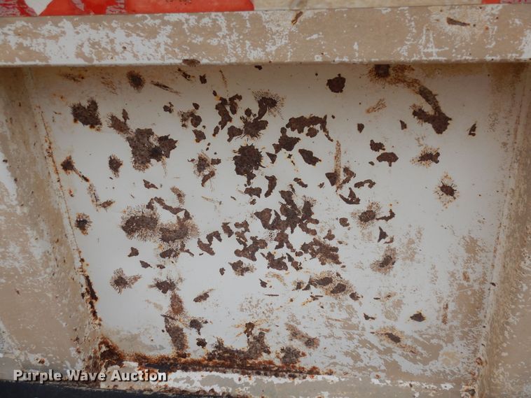 image for item DR1233 2002 Flowboy BD24  bottom dump trailer