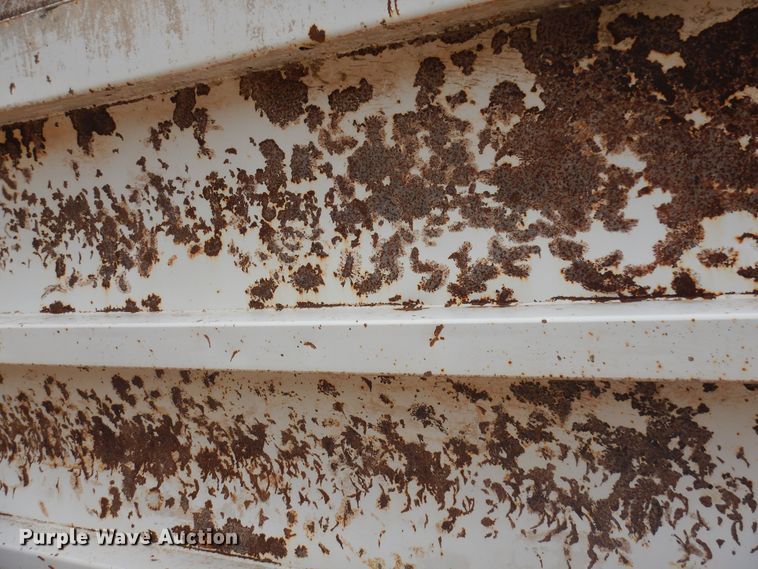 image for item DR1233 2002 Flowboy BD24  bottom dump trailer