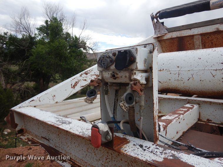 image for item DR1235 1985 Spartan 301-B  bottom dump trailer