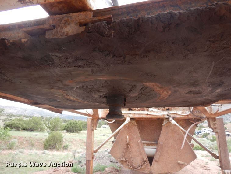 image for item DR1235 1985 Spartan 301-B  bottom dump trailer