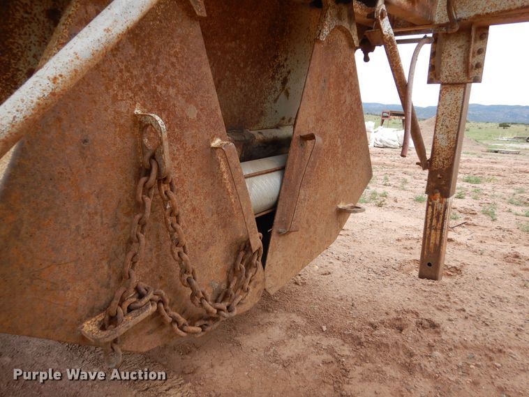 image for item DR1235 1985 Spartan 301-B  bottom dump trailer