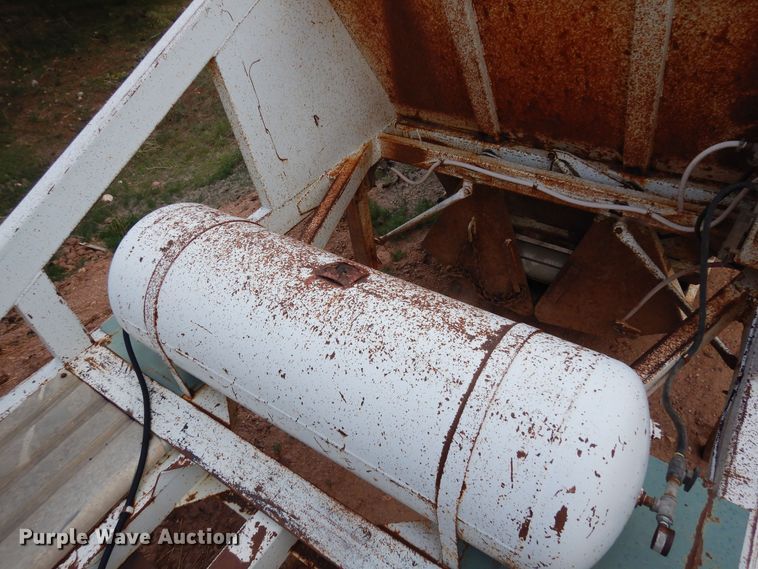 image for item DR1235 1985 Spartan 301-B  bottom dump trailer