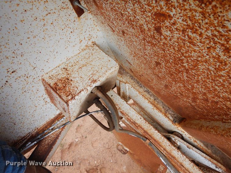 image for item DR1235 1985 Spartan 301-B  bottom dump trailer