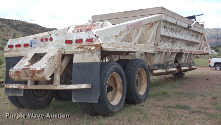 image for item DR1236 2002 Flowboy BD24  bottom dump trailer