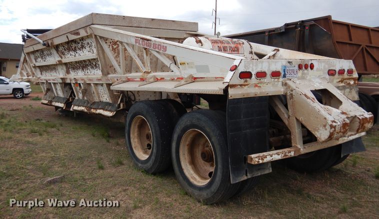 image for item DR1236 2002 Flowboy BD24  bottom dump trailer