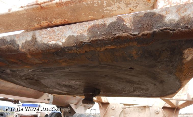 image for item DR1236 2002 Flowboy BD24  bottom dump trailer