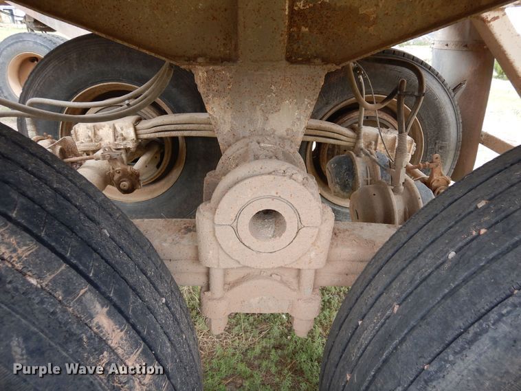 image for item DR1236 2002 Flowboy BD24  bottom dump trailer