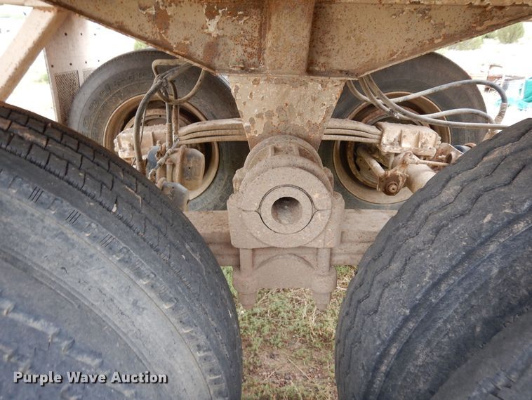 image for item DR1236 2002 Flowboy BD24  bottom dump trailer