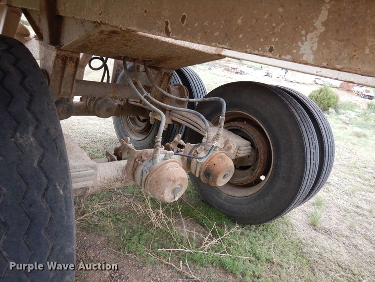 image for item DR1236 2002 Flowboy BD24  bottom dump trailer