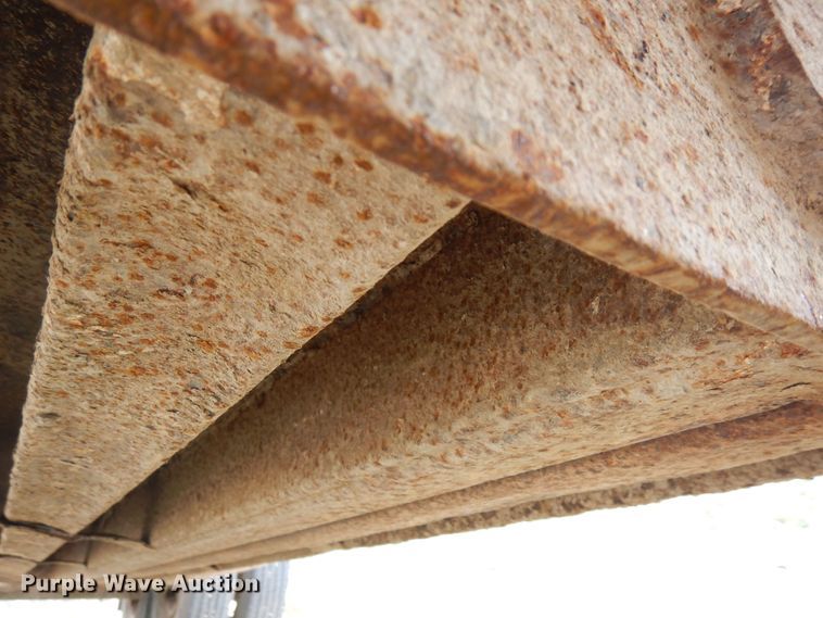 image for item DR1236 2002 Flowboy BD24  bottom dump trailer