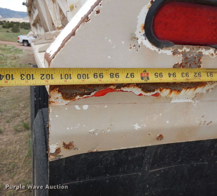 image for item DR1236 2002 Flowboy BD24  bottom dump trailer