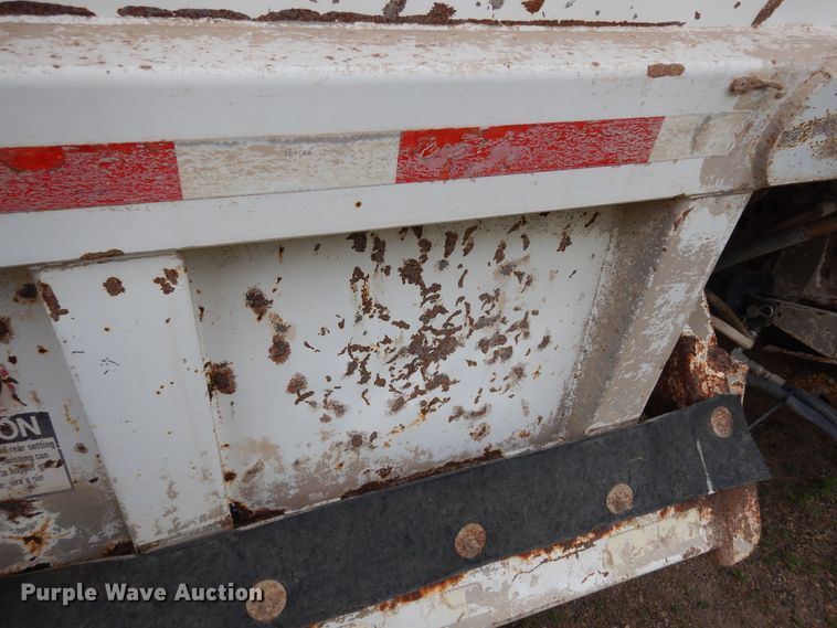 image for item DR1236 2002 Flowboy BD24  bottom dump trailer