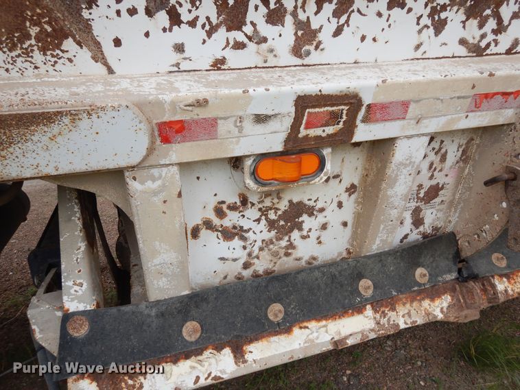 image for item DR1236 2002 Flowboy BD24  bottom dump trailer