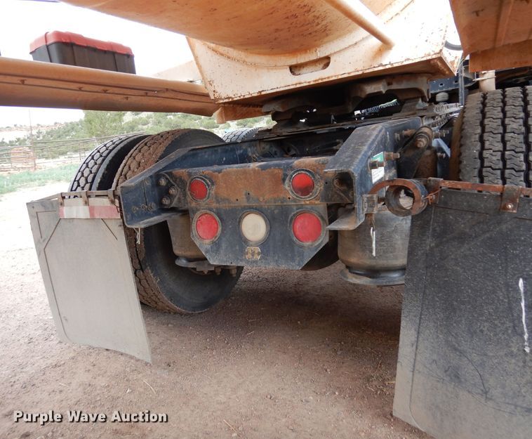 image for item DR1238 1999 Freightliner Century Class  semi truck