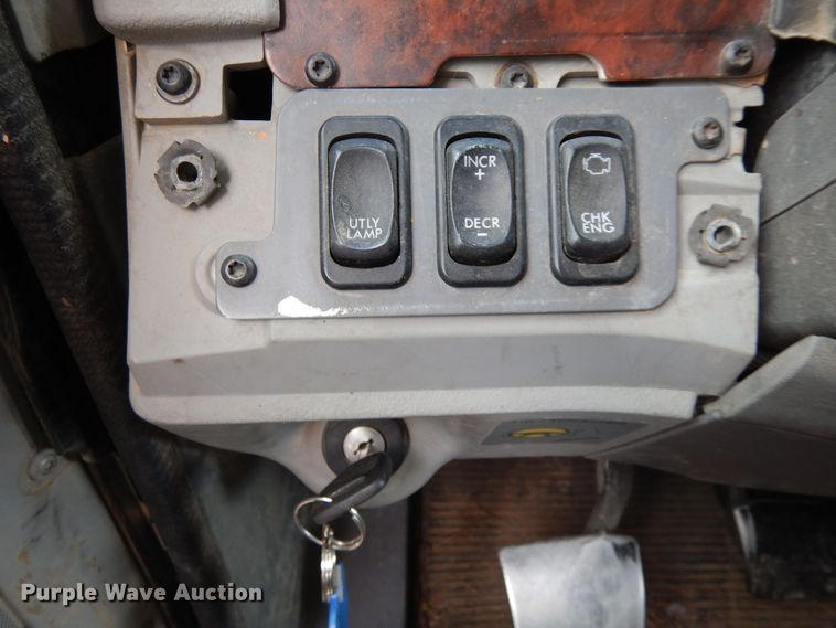 image for item DR1238 1999 Freightliner Century Class  semi truck