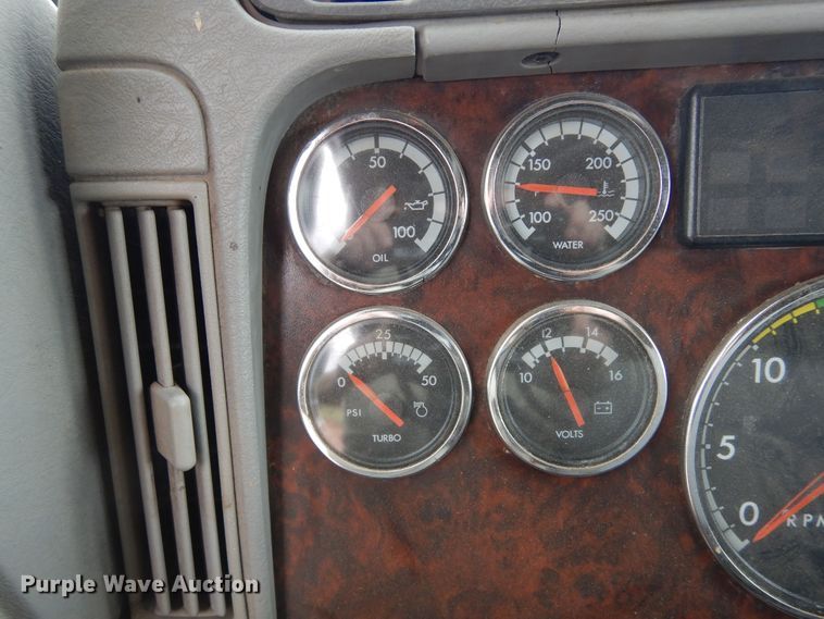 image for item DR1238 1999 Freightliner Century Class  semi truck