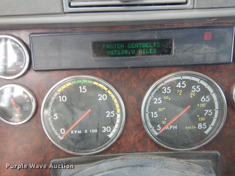 image for item DR1238 1999 Freightliner Century Class  semi truck