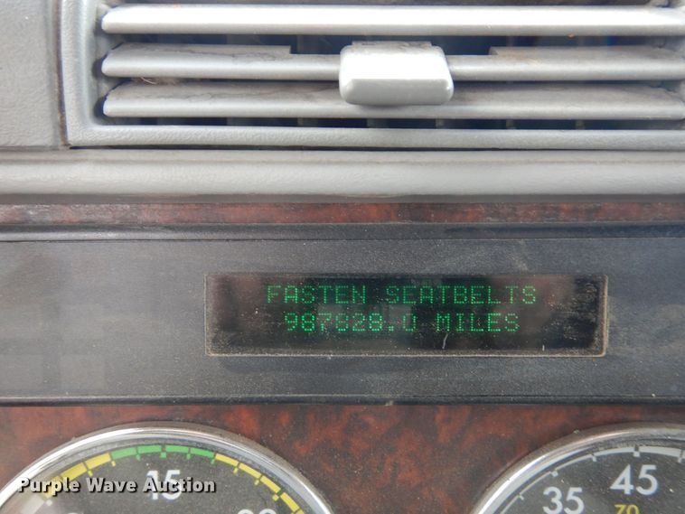 image for item DR1238 1999 Freightliner Century Class  semi truck