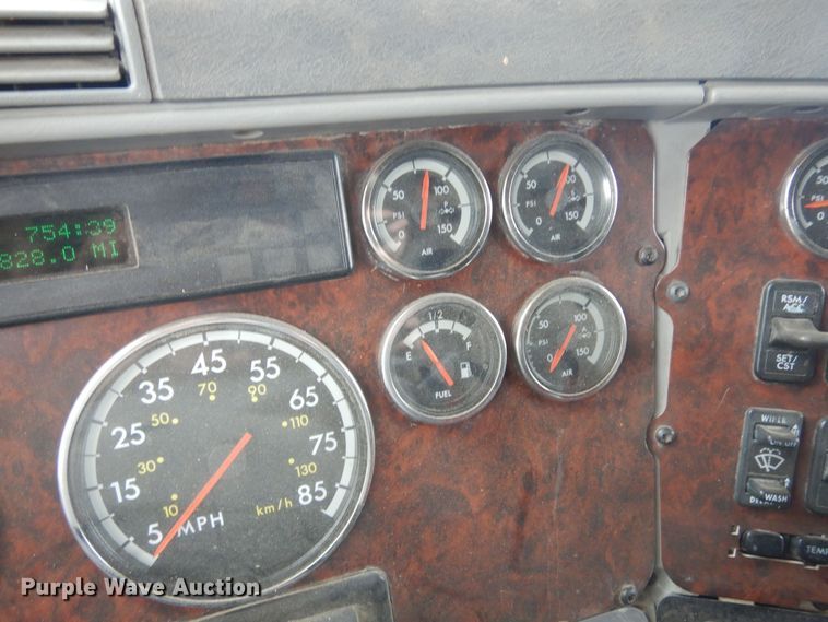 image for item DR1238 1999 Freightliner Century Class  semi truck