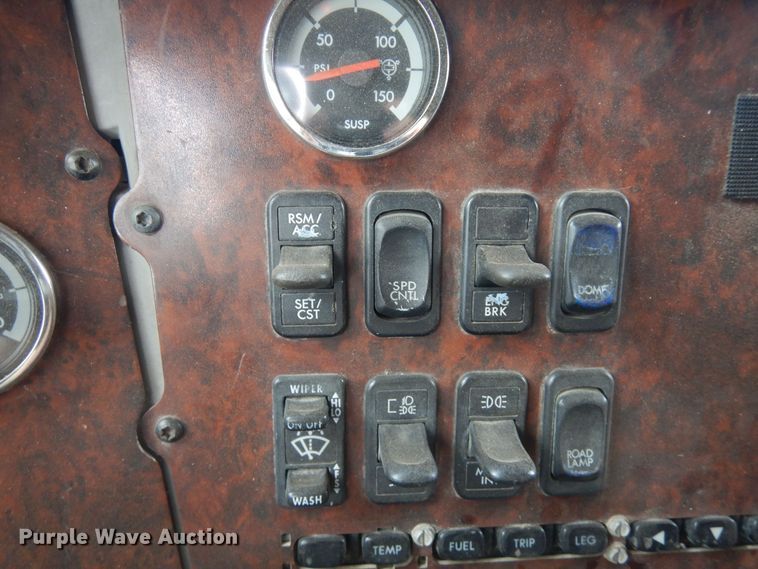 image for item DR1238 1999 Freightliner Century Class  semi truck