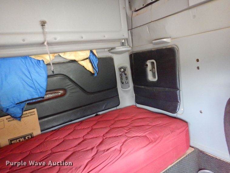 image for item DR1238 1999 Freightliner Century Class  semi truck