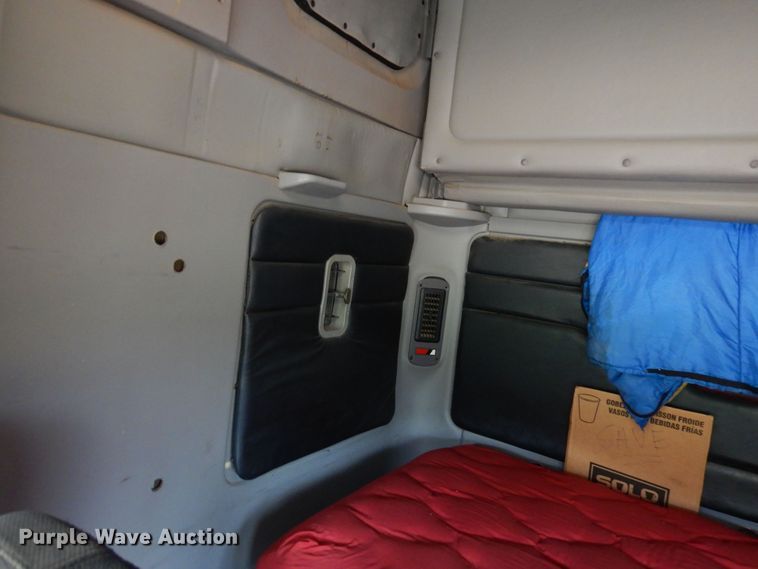 image for item DR1238 1999 Freightliner Century Class  semi truck